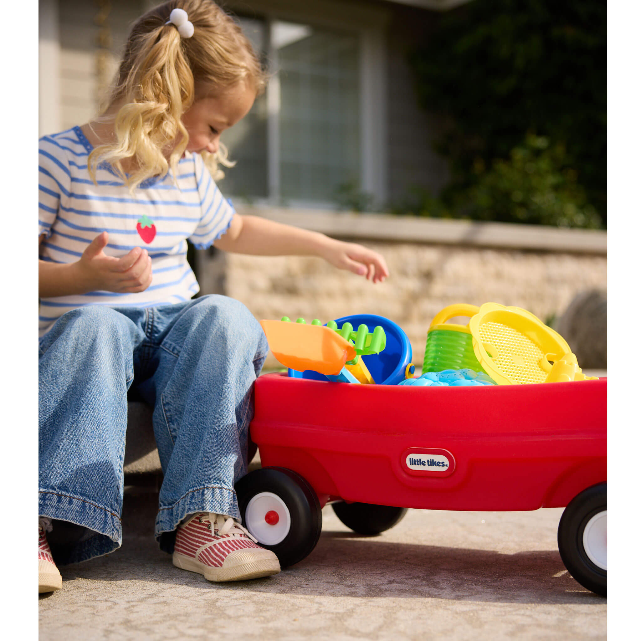 Little Tikes Lil' Wagon Toy - Image 3
